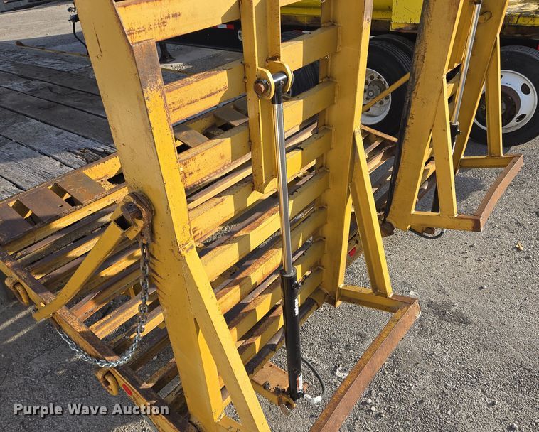 image for item EE8692 1991 Tophat Trailers equipment trailer