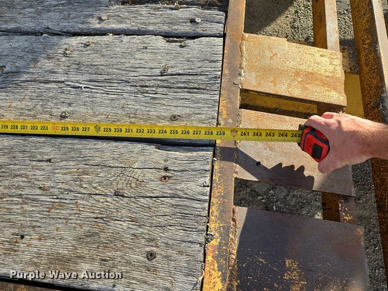 image for item EE8692 1991 Tophat Trailers equipment trailer