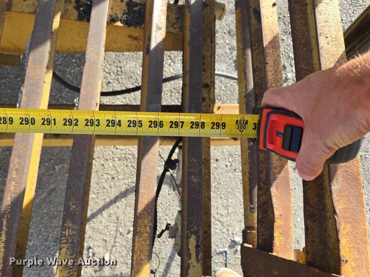 image for item EE8692 1991 Tophat Trailers equipment trailer