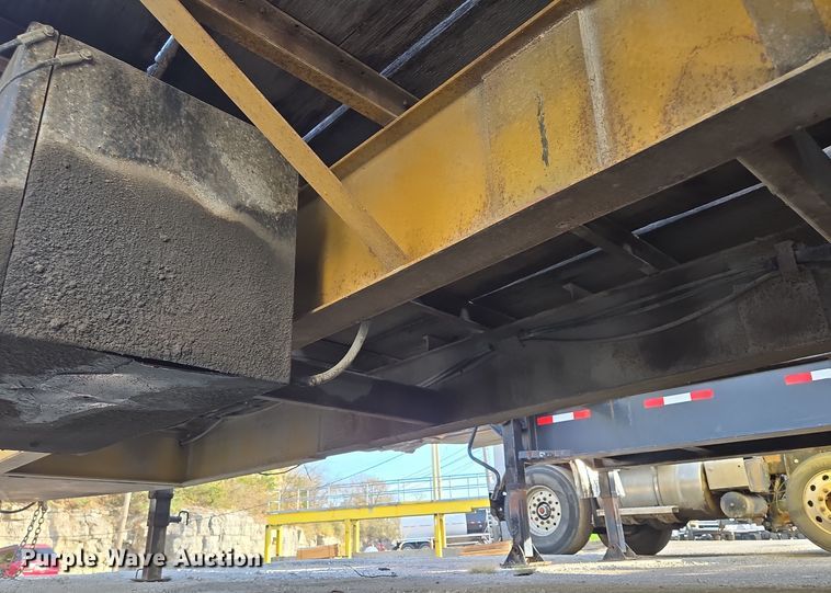 image for item EE8692 1991 Tophat Trailers equipment trailer