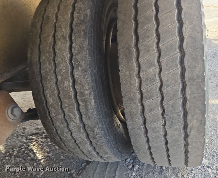 image for item EE8692 1991 Tophat Trailers equipment trailer