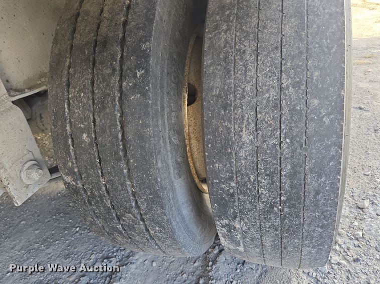 image for item EE8692 1991 Tophat Trailers equipment trailer