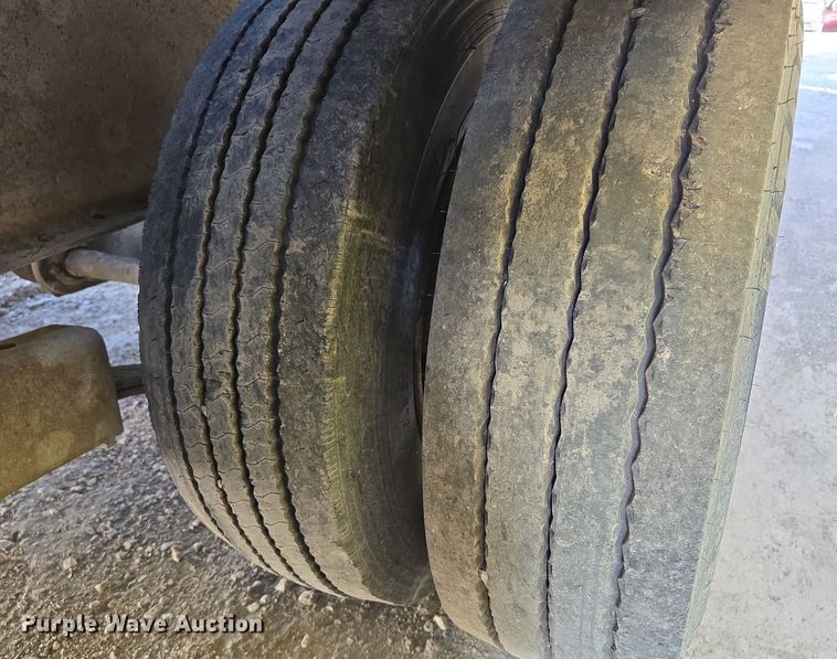 image for item EE8692 1991 Tophat Trailers equipment trailer