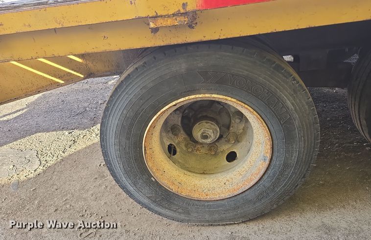 image for item EE8692 1991 Tophat Trailers equipment trailer
