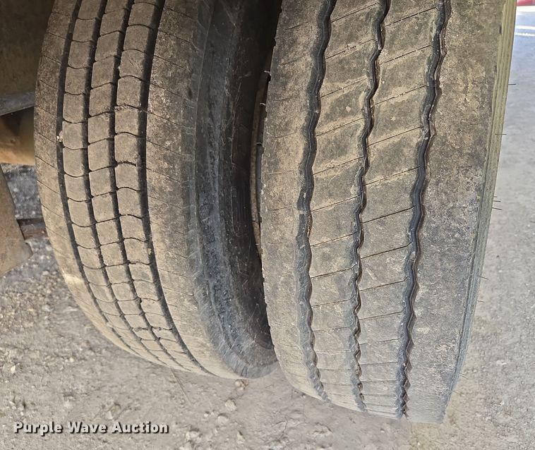 image for item EE8692 1991 Tophat Trailers equipment trailer