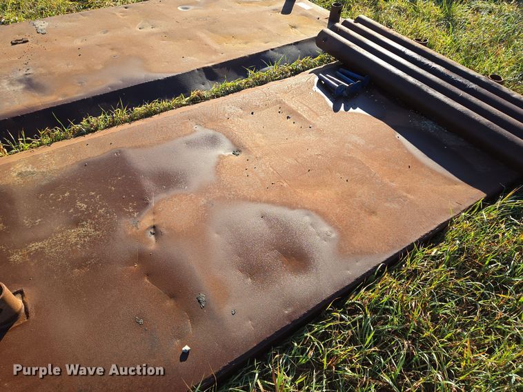 image for item EE8707 GME trench box 