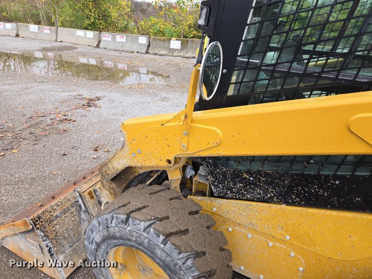 image for item EE8708 2016 Caterpillar 262D skid steer loader