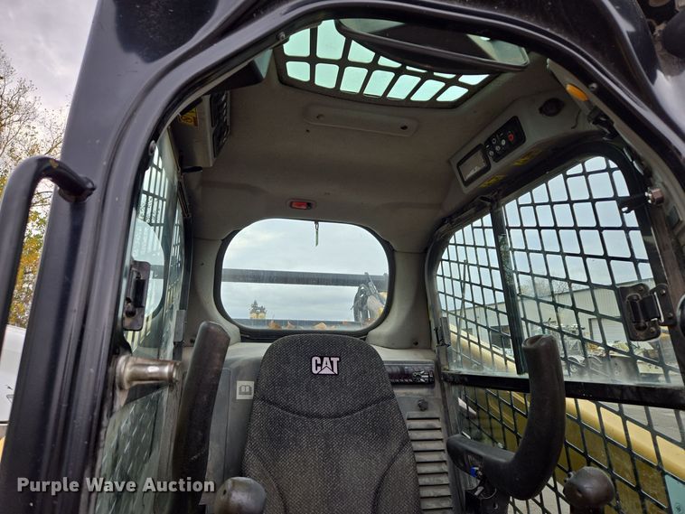 image for item EE8708 2016 Caterpillar 262D skid steer loader