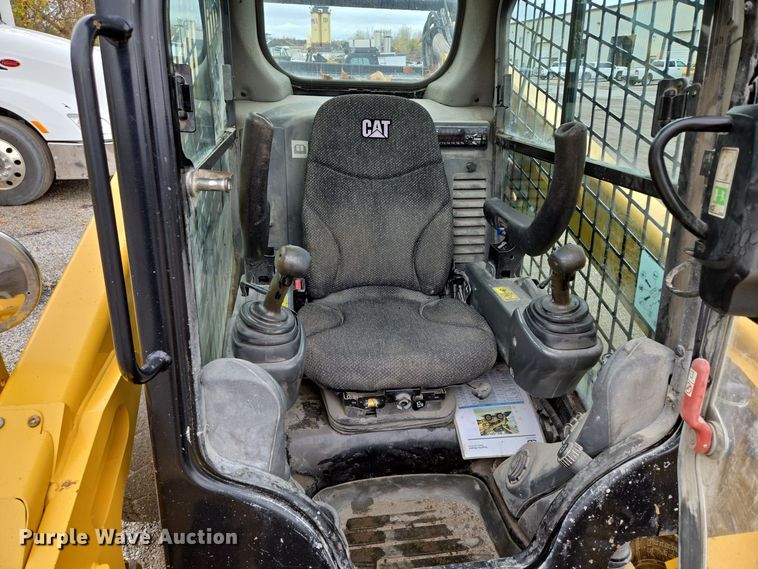 image for item EE8708 2016 Caterpillar 262D skid steer loader