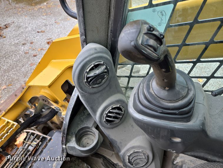 image for item EE8708 2016 Caterpillar 262D skid steer loader