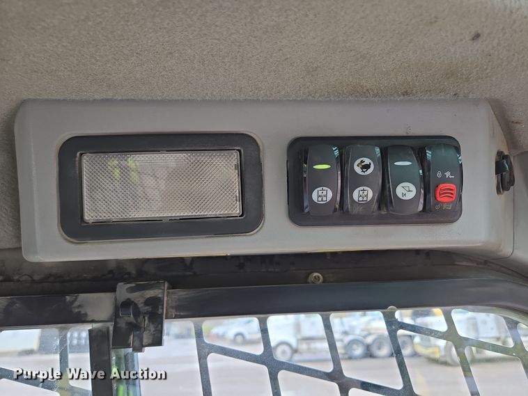 image for item EE8708 2016 Caterpillar 262D skid steer loader