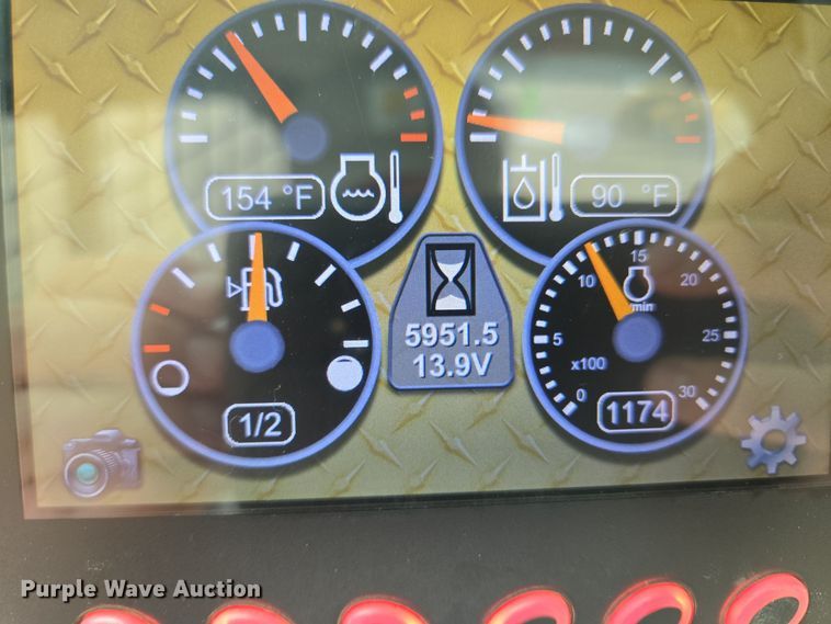 image for item EE8708 2016 Caterpillar 262D skid steer loader