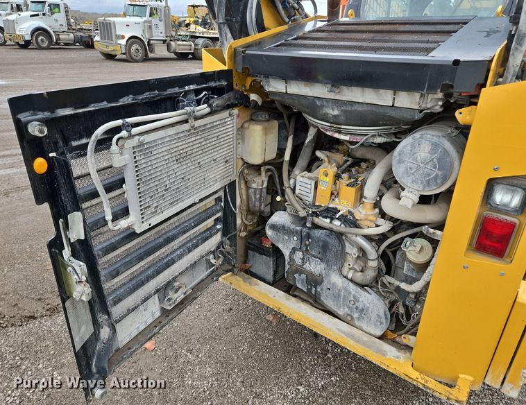 image for item EE8708 2016 Caterpillar 262D skid steer loader