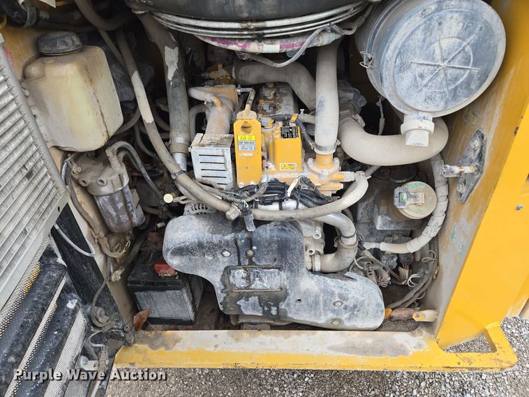 image for item EE8708 2016 Caterpillar 262D skid steer loader