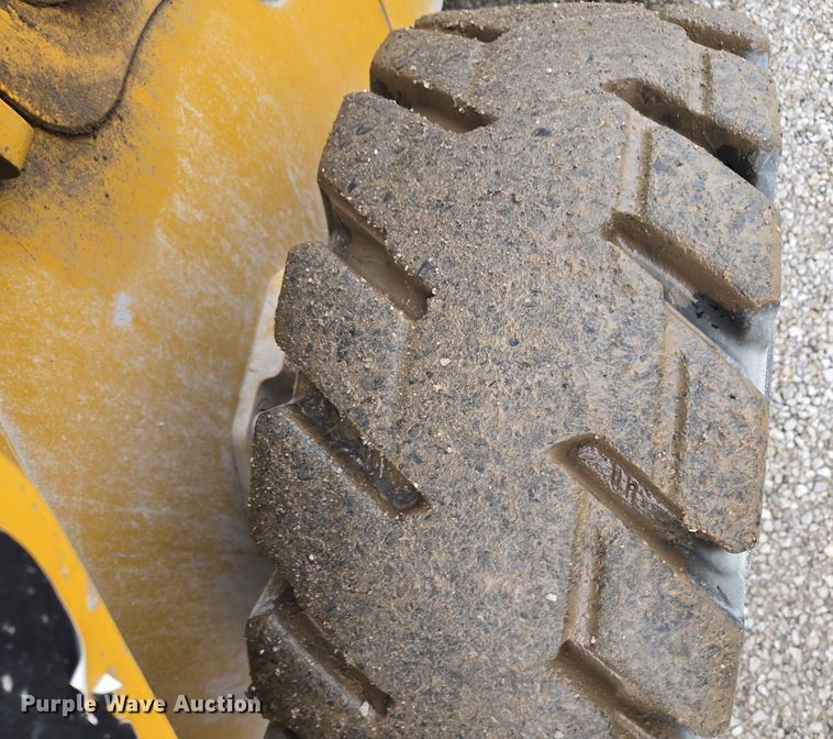 image for item EE8708 2016 Caterpillar 262D skid steer loader