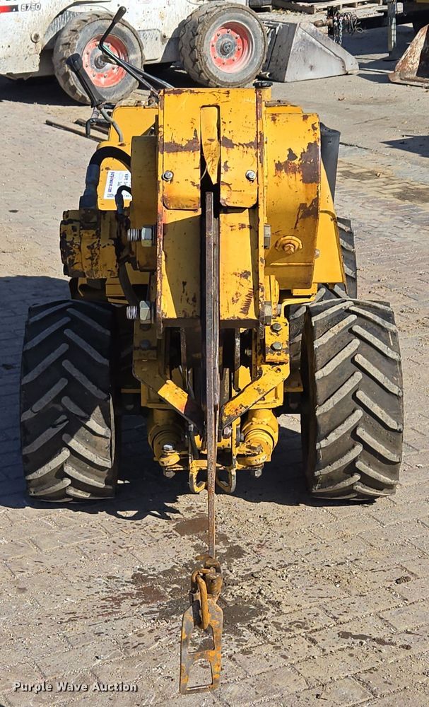 image for item EE8731 1999 Vermeer  LM25 vibratory cable plow