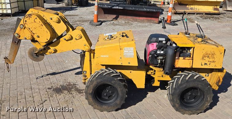 image for item EE8731 1999 Vermeer  LM25 vibratory cable plow