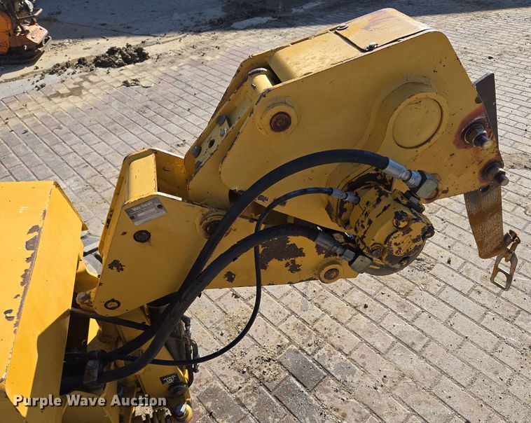 image for item EE8731 1999 Vermeer  LM25 vibratory cable plow