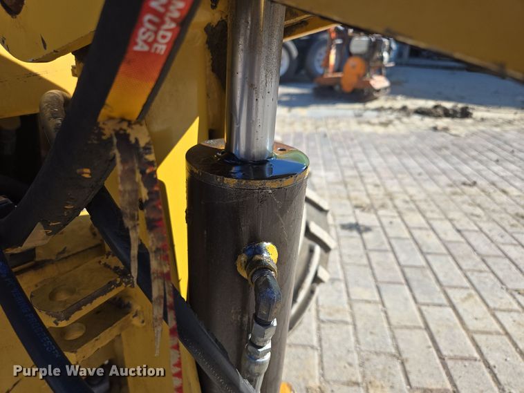 image for item EE8731 1999 Vermeer  LM25 vibratory cable plow