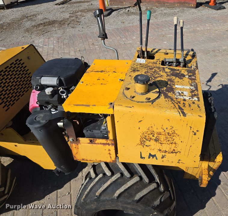 image for item EE8731 1999 Vermeer  LM25 vibratory cable plow