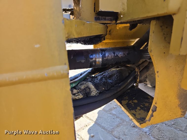 image for item EE8731 1999 Vermeer  LM25 vibratory cable plow