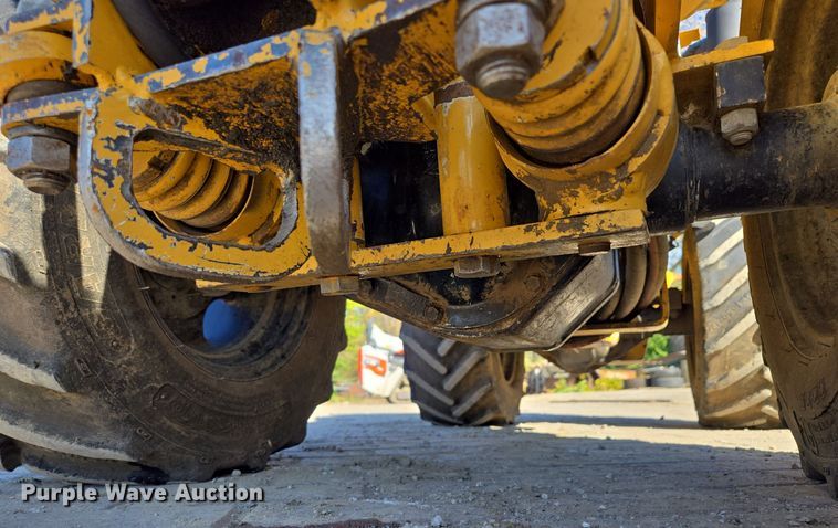 image for item EE8731 1999 Vermeer  LM25 vibratory cable plow