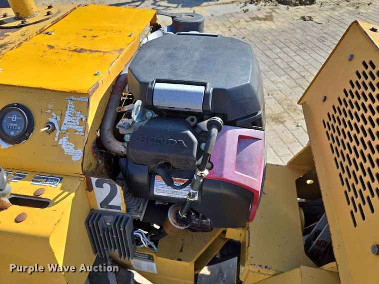 image for item EE8731 1999 Vermeer  LM25 vibratory cable plow