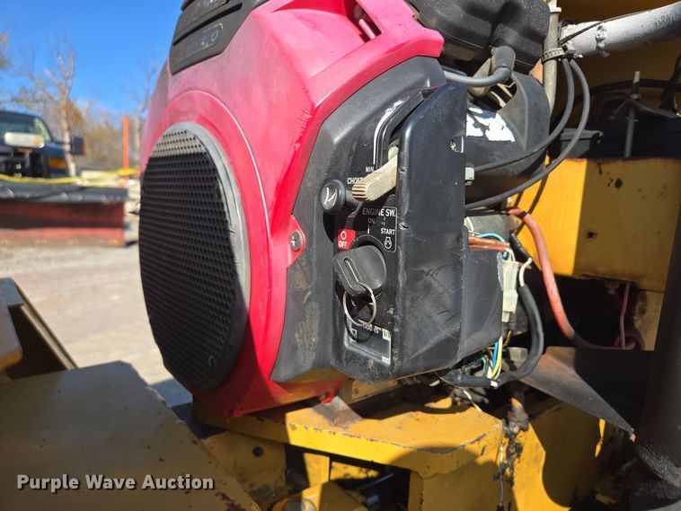 image for item EE8731 1999 Vermeer  LM25 vibratory cable plow