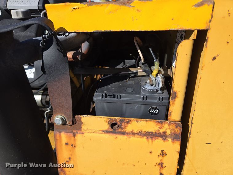 image for item EE8731 1999 Vermeer  LM25 vibratory cable plow