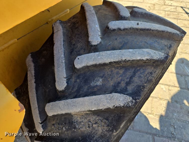 image for item EE8731 1999 Vermeer  LM25 vibratory cable plow