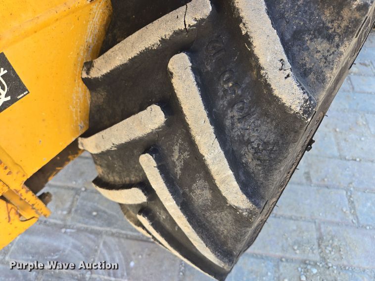 image for item EE8731 1999 Vermeer  LM25 vibratory cable plow