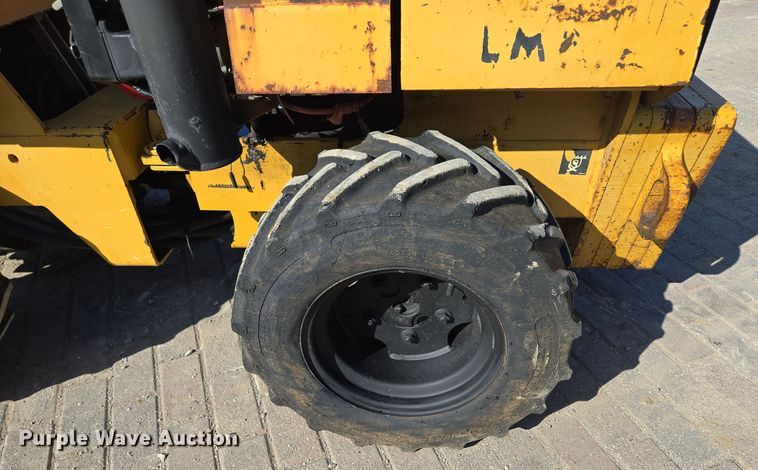 image for item EE8731 1999 Vermeer  LM25 vibratory cable plow