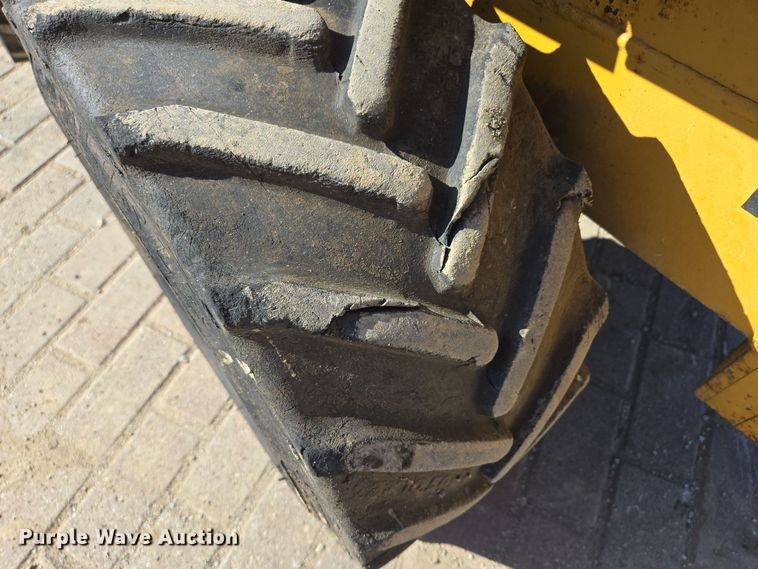 image for item EE8731 1999 Vermeer  LM25 vibratory cable plow