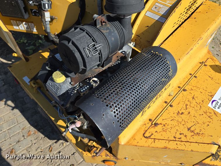 image for item EE8732 2001 Vermeer BC625A wood chipper