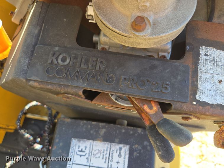 image for item EE8732 2001 Vermeer BC625A wood chipper