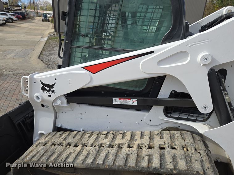 image for item EE8735 2018 Bobcat  T650 tracked skid steer loader