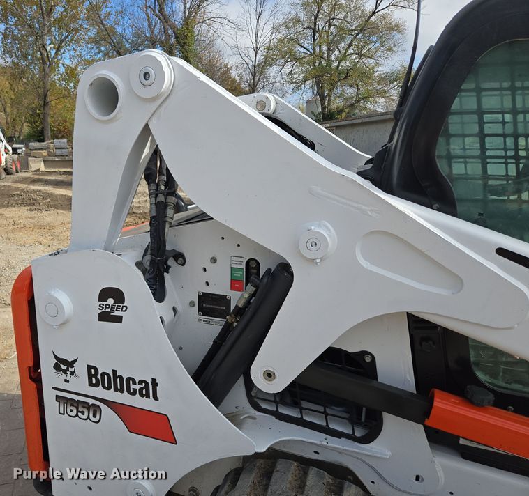 image for item EE8735 2018 Bobcat  T650 tracked skid steer loader