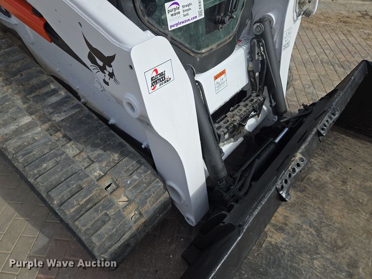 image for item EE8735 2018 Bobcat  T650 tracked skid steer loader