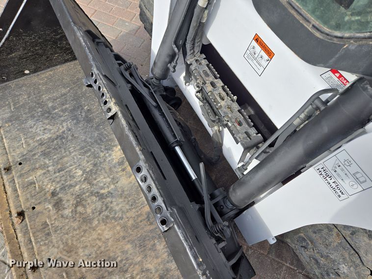 image for item EE8735 2018 Bobcat  T650 tracked skid steer loader