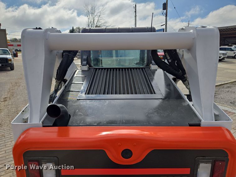 image for item EE8735 2018 Bobcat  T650 tracked skid steer loader