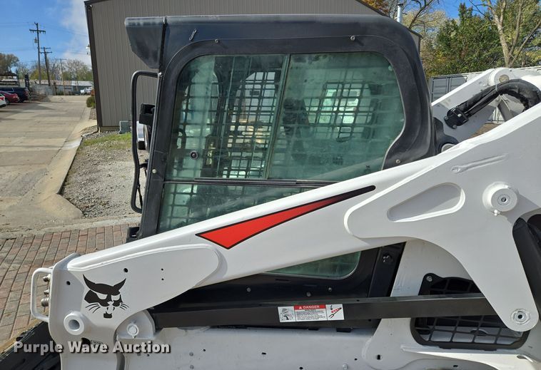 image for item EE8735 2018 Bobcat  T650 tracked skid steer loader