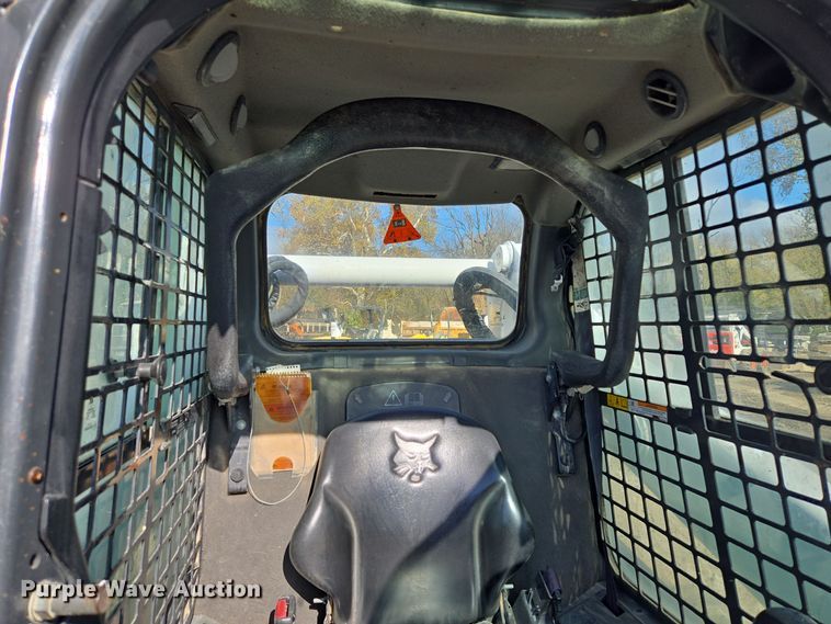 image for item EE8735 2018 Bobcat  T650 tracked skid steer loader