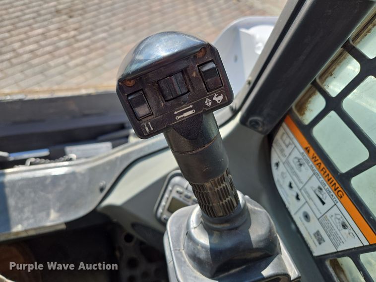 image for item EE8735 2018 Bobcat  T650 tracked skid steer loader