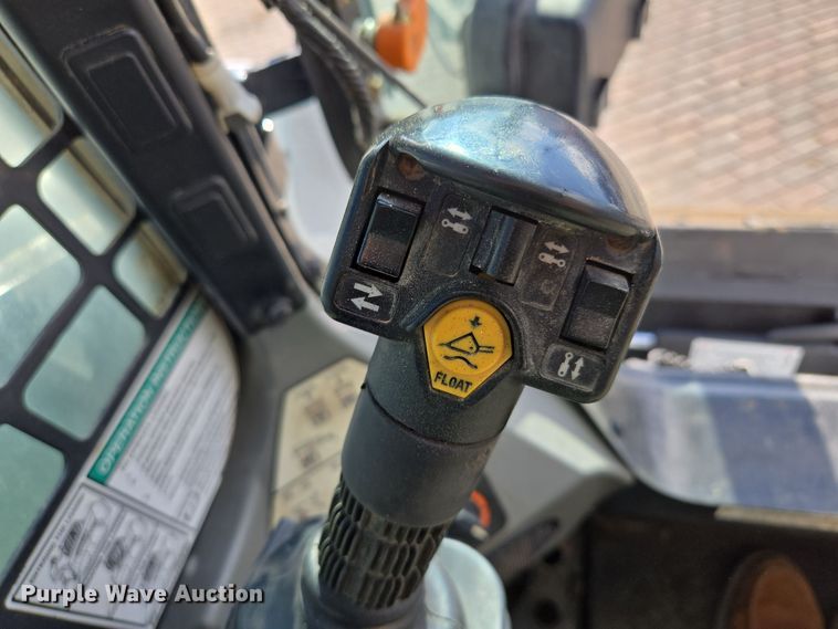 image for item EE8735 2018 Bobcat  T650 tracked skid steer loader