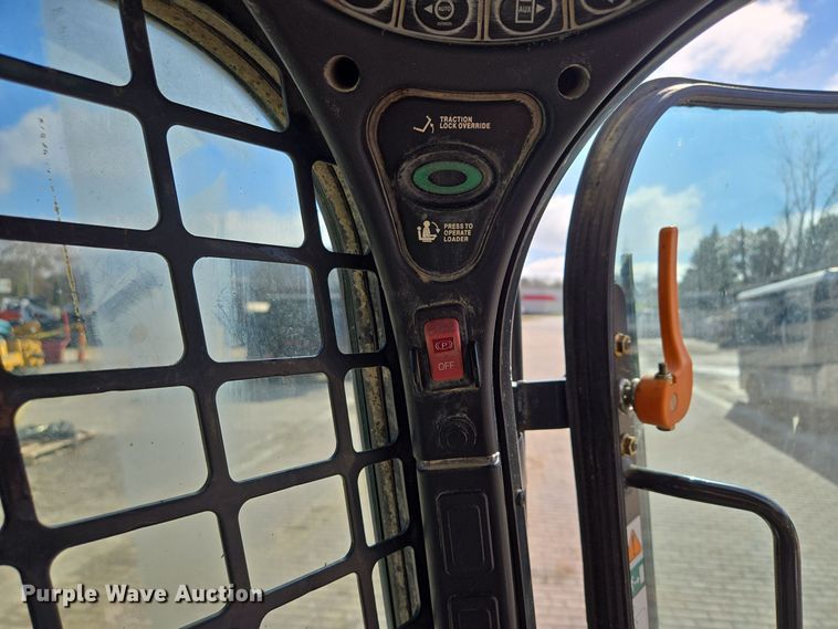 image for item EE8735 2018 Bobcat  T650 tracked skid steer loader