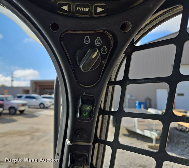 image for item EE8735 2018 Bobcat  T650 tracked skid steer loader