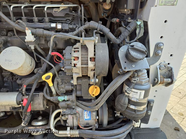 image for item EE8735 2018 Bobcat  T650 tracked skid steer loader