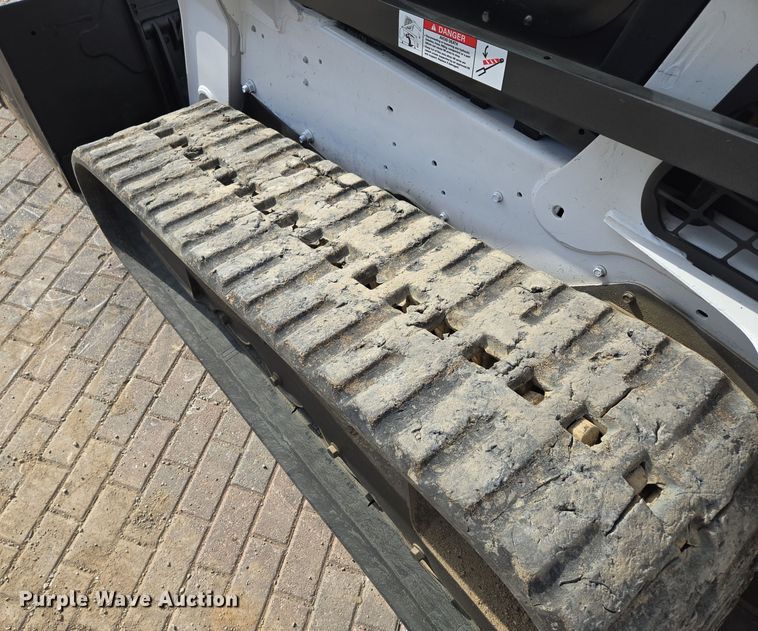 image for item EE8735 2018 Bobcat  T650 tracked skid steer loader