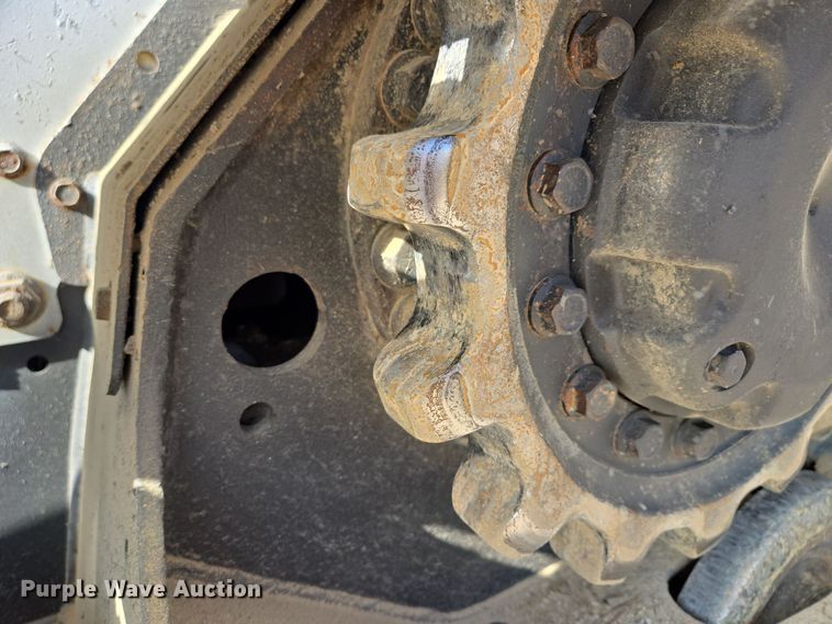 image for item EE8735 2018 Bobcat  T650 tracked skid steer loader