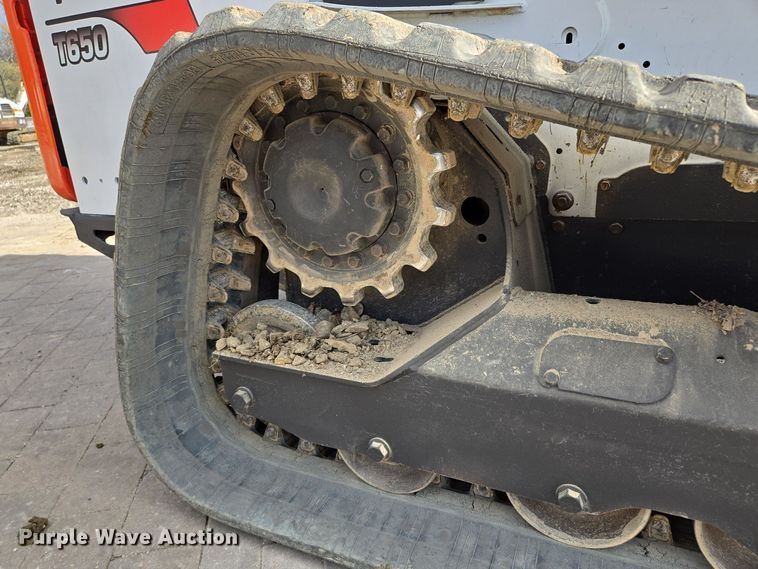 image for item EE8735 2018 Bobcat  T650 tracked skid steer loader